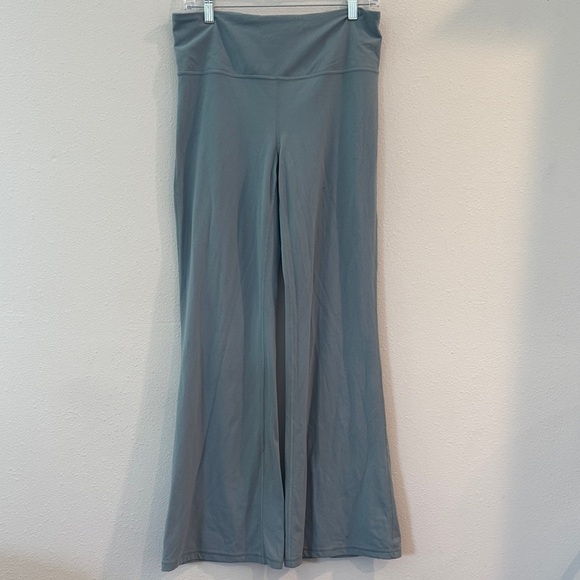 Athleta Wide Leg Pants in Light Green - Picture 1 of 4